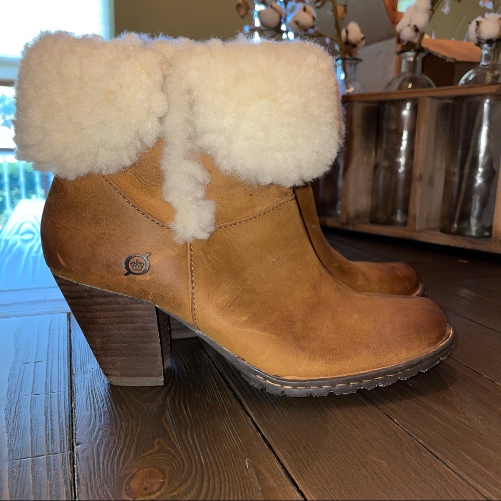 New! Born dona ankle boots with shearing